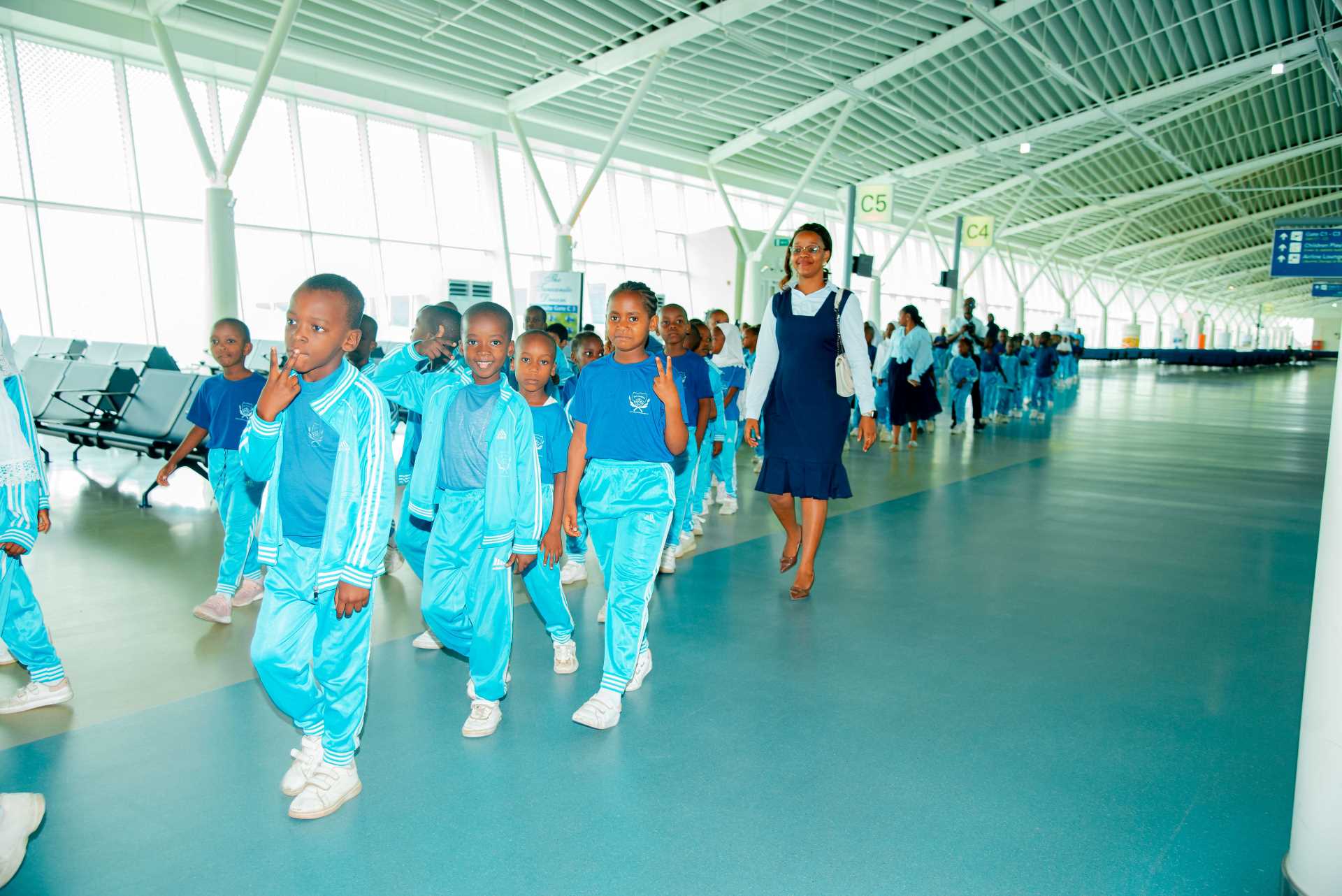 Non-lazy loaded image